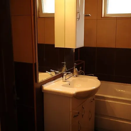 Train Station Apartment *