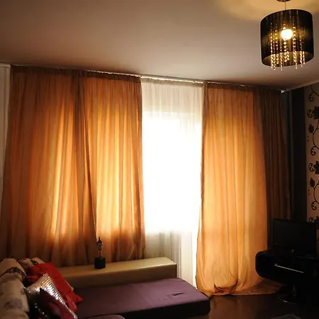 Train Station Apartment *