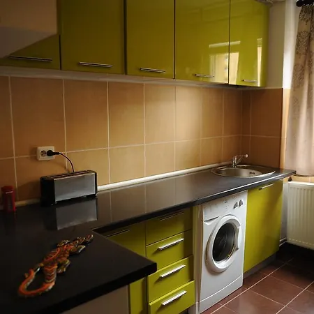 Train Station Apartment *